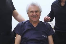 Governador Ronaldo Caiado durante transplante capilar FUE-DHI na Clínica Capilife em Anápolis (GO)